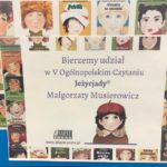 Plakat promujący "V Ogólnopolskie Czytanie Jeżycjady". Na plakacie widoczne są okładki książek Małgorzaty Musierowicz.